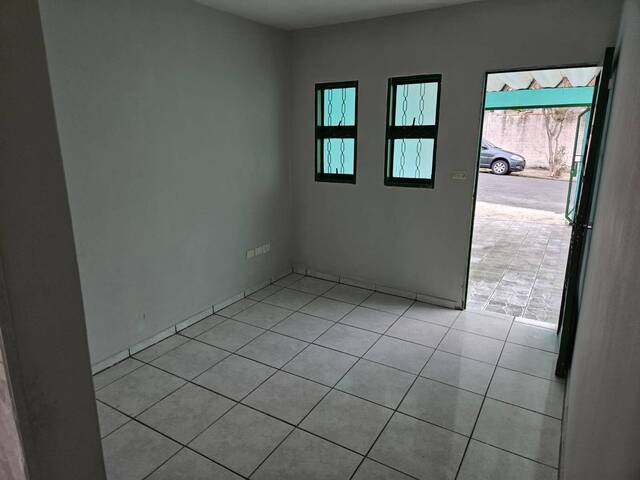 #CA-095 - Casa para Venda em Salto - SP - 3